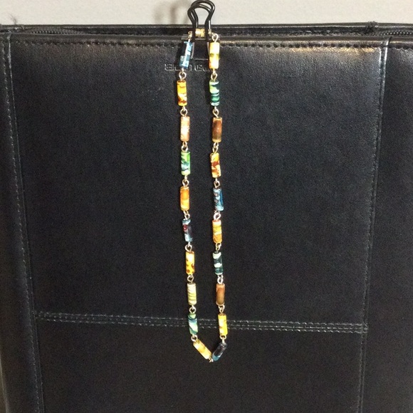 Colorful variegated bead necklace - Picture 2 of 6